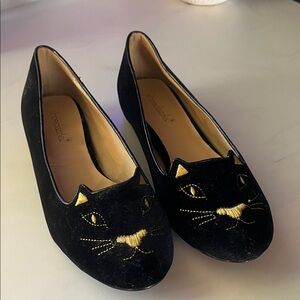 Shoe Dazzle Black and Gold Cat Flats